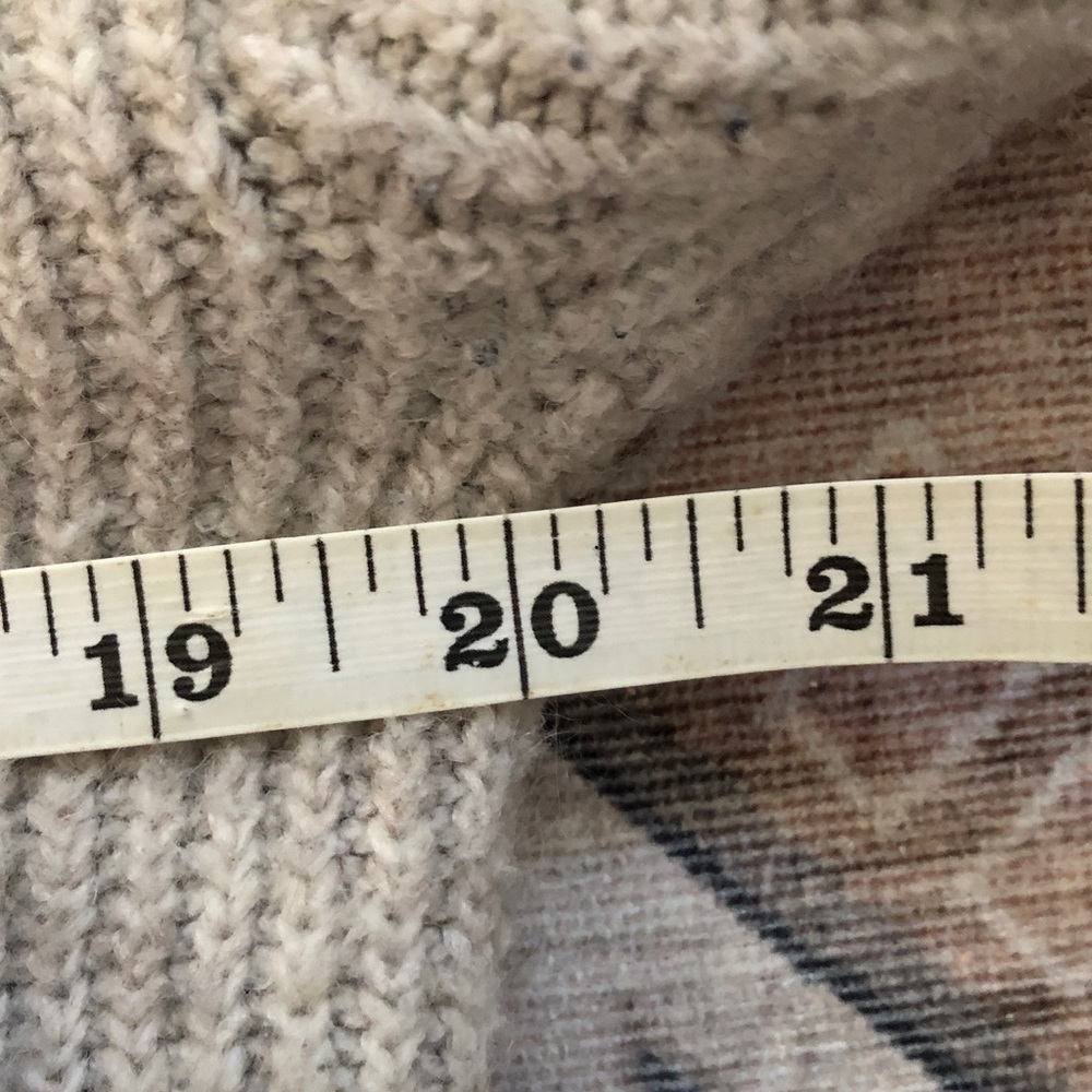 H&M Sweater - Picture 3 of 5